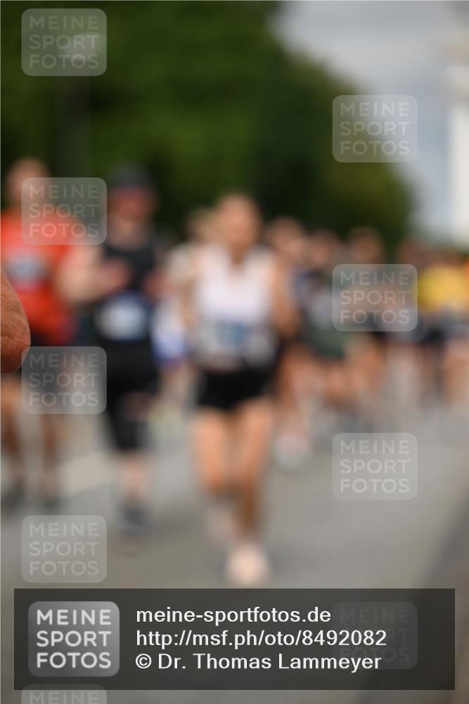29.06.2025 - hella hamburg halbmarathon Dr. Thomas Lammeyer http://msf.ph/oto/8492082 29.06.2025 10:22:09 Kennedybrücke 1067, 1268, 1298, 1477, 1554, 1622, 1641, 1982, 2087, 2094, 2147, 2305, 2548, 2931, 3138, 3482, 3977, 4194, 4738, 4804, 5002, 5004, 5023, 5290, 5294, 6332, 7094, 7160, 7641, 7649, 7882, 7883, 8144, 8248, 9539, 9586, 9717, 9734, 9798, 9834, 10332, 10509, 10831, 10946, 11275, 11352, 11372 meine-sportfotos.de