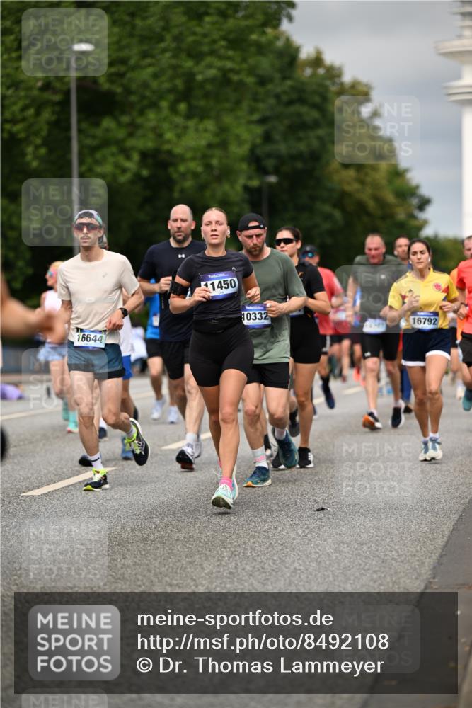 29.06.2025 - hella hamburg halbmarathon Dr. Thomas Lammeyer http://msf.ph/oto/8492108 29.06.2025 10:22:10 Kennedybrücke 1067, 1268, 1298, 1477, 1554, 1622, 1641, 1982, 2087, 2094, 2147, 2305, 2548, 2931, 3482, 3977, 4194, 4738, 4804, 5002, 5004, 5023, 5290, 5294, 6332, 7094, 7160, 7641, 7649, 7882, 7883, 8144, 8248, 9539, 9586, 9717, 9734, 9798, 9834, 10332, 10509, 10831, 10908, 10946, 11275, 11352 meine-sportfotos.de
