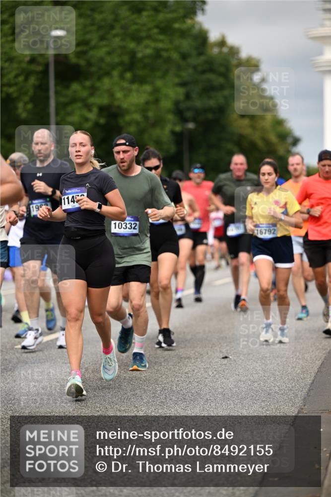29.06.2025 - hella hamburg halbmarathon Dr. Thomas Lammeyer http://msf.ph/oto/8492155 29.06.2025 10:22:12 Kennedybrücke 1067, 1268, 1298, 1477, 1554, 1641, 1982, 2087, 2094, 2147, 2305, 2548, 2931, 3482, 3977, 4194, 4738, 4804, 5002, 5004, 5023, 5290, 5294, 6332, 7094, 7160, 7641, 7649, 7838, 7882, 7883, 8144, 8248, 9539, 9586, 9717, 9734, 9798, 9834, 9844, 10174, 10332, 10831, 10908, 10946, 11275, 11352 meine-sportfotos.de
