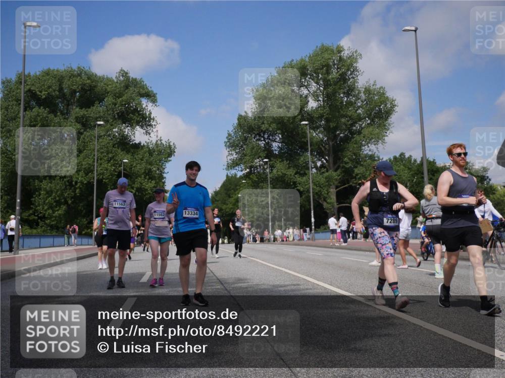 29.06.2025 - hella hamburg halbmarathon Luisa Fischer http://msf.ph/oto/8492221 29.06.2025 11:30:58 Kennedybrücke 11563, 11562, 13334, 7289, 1384, 2102, 3556, 5864, 5865, 7294, 8178, 10802 meine-sportfotos.de