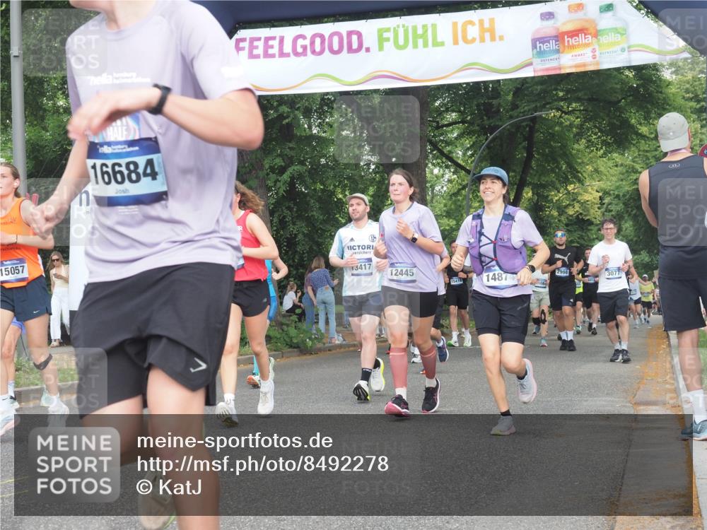 29.06.2025 - hella hamburg halbmarathon KatJ http://msf.ph/oto/8492278 29.06.2025 11:38:30 Zwischen KM18-KM19 3638, 4337, 4595, 5010 meine-sportfotos.de