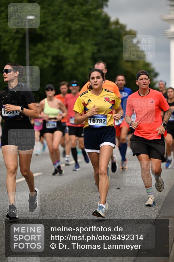 29.06.2025 - hella hamburg halbmarathon Dr. Thomas Lammeyer http://msf.ph/oto/8492314 29.06.2025 10:22:13 Kennedybrücke 1067, 1268, 1298, 1477, 1554, 1641, 1982, 2087, 2094, 2147, 2305, 2548, 3482, 3977, 4194, 4738, 4804, 5002, 5004, 5023, 5290, 5294, 6332, 7094, 7160, 7413, 7641, 7649, 7838, 7882, 7883, 8144, 8248, 9539, 9586, 9717, 9734, 9798, 9834, 9844, 10174, 10332, 10831, 10908, 10946, 11275, 11352 meine-sportfotos.de