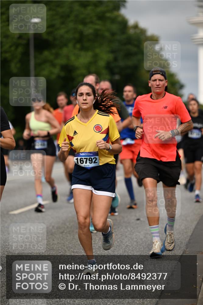 29.06.2025 - hella hamburg halbmarathon Dr. Thomas Lammeyer http://msf.ph/oto/8492377 29.06.2025 10:22:14 Kennedybrücke 1067, 1268, 1298, 1477, 1554, 1641, 1982, 2087, 2147, 2305, 2548, 2634, 3482, 3977, 4194, 4738, 4804, 5002, 5004, 5023, 5290, 5294, 6332, 7094, 7160, 7413, 7641, 7649, 7838, 7882, 7883, 8144, 8248, 9539, 9586, 9717, 9734, 9798, 9834, 9844, 10174, 10332, 10831, 10908, 10946, 11275, 11352 meine-sportfotos.de