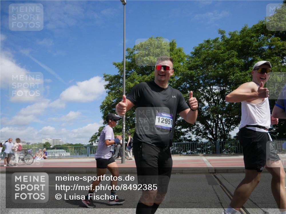 29.06.2025 - hella hamburg halbmarathon Luisa Fischer http://msf.ph/oto/8492385 29.06.2025 11:31:51 Kennedybrücke 18, 12951, 7079, 7103, 7606, 9660 meine-sportfotos.de