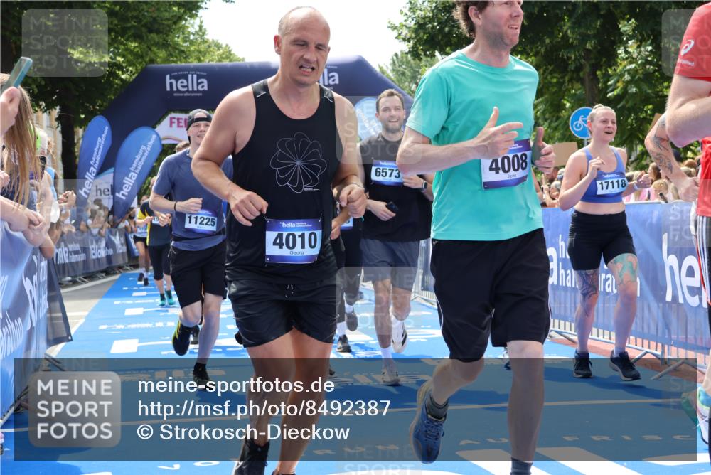 29.06.2025 - hella hamburg halbmarathon Strokosch-Dieckow http://msf.ph/oto/8492387 29.06.2025 11:31:01 Ziel 1890, 3765, 4008, 4010, 4365, 4570, 4605, 5546, 5581, 5825, 6573, 7531, 7535, 7705, 7816, 8625, 9010, 10203, 10393, 11225, 11362, 11462, 11783, 13910, 14013, 14191, 14301, 14494, 15739, 15789, 15853, 16001, 17118, 17706, 17889 meine-sportfotos.de