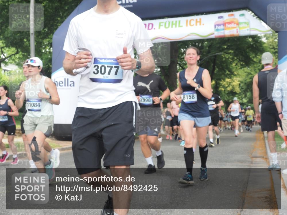 29.06.2025 - hella hamburg halbmarathon KatJ http://msf.ph/oto/8492425 29.06.2025 11:38:36 Zwischen KM18-KM19 2862, 2998, 3077, 3121, 3638, 4595, 5010, 7699, 7992, 8158 meine-sportfotos.de