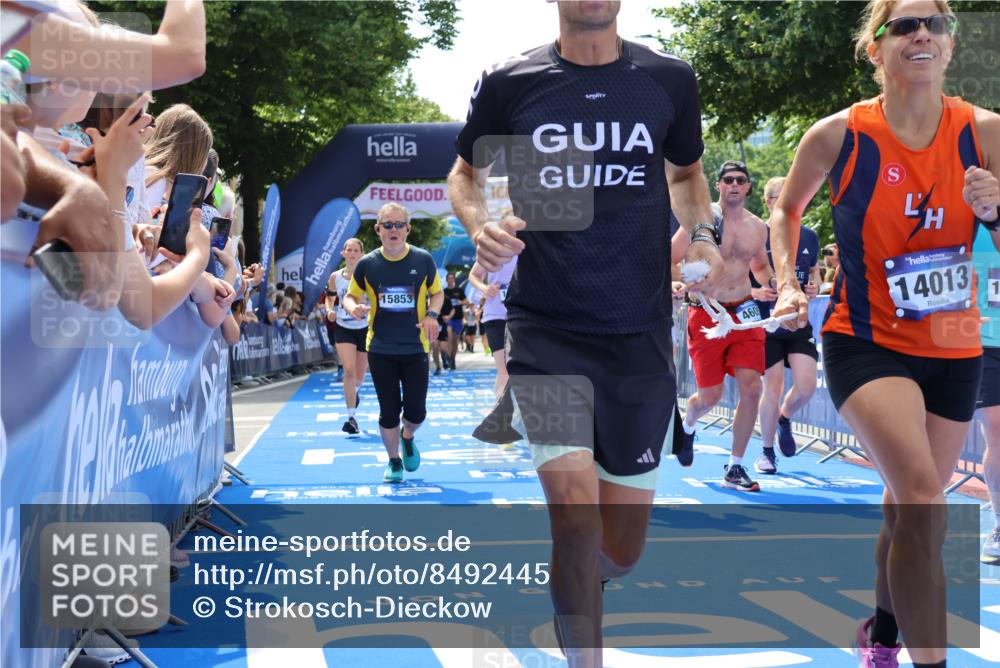 29.06.2025 - hella hamburg halbmarathon Strokosch-Dieckow http://msf.ph/oto/8492445 29.06.2025 11:31:04 Ziel 4008, 4010, 4162, 4570, 4605, 5546, 5581, 6573, 7531, 7535, 7705, 7816, 8388, 8625, 9010, 9448, 10203, 10393, 11225, 11362, 11462, 11783, 12936, 14013, 14191, 14301, 15739, 15789, 15853, 16001, 17073, 17118, 17889 meine-sportfotos.de