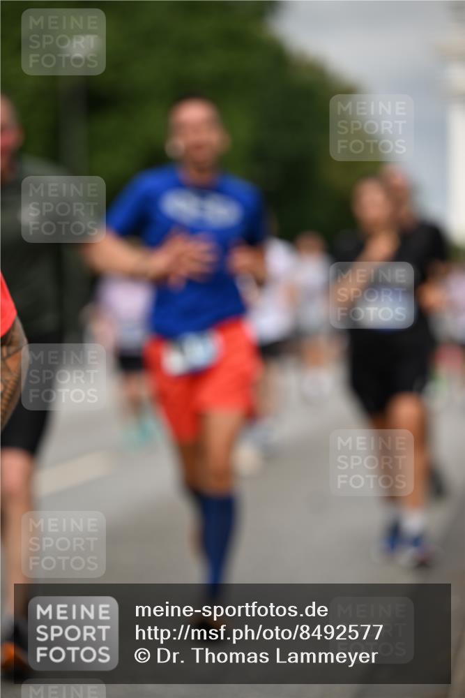 29.06.2025 - hella hamburg halbmarathon Dr. Thomas Lammeyer http://msf.ph/oto/8492577 29.06.2025 10:22:17 Kennedybrücke 1067, 1268, 1298, 1477, 1554, 1641, 1820, 1982, 2087, 2147, 2305, 2548, 2634, 3125, 3482, 3977, 4194, 4738, 4804, 5023, 5290, 5294, 5909, 6332, 7094, 7160, 7413, 7641, 7649, 7838, 7882, 7883, 8248, 9539, 9586, 9717, 9734, 9798, 9834, 9844, 10174, 10332, 10659, 10831, 10908, 10946, 11352 meine-sportfotos.de