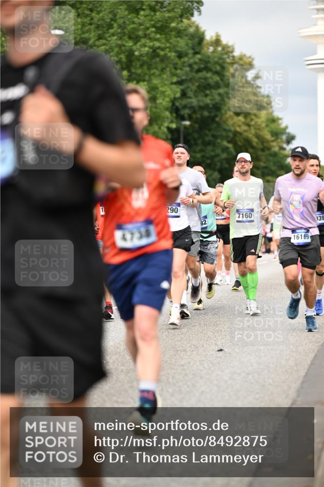 29.06.2025 - hella hamburg halbmarathon Dr. Thomas Lammeyer http://msf.ph/oto/8492875 29.06.2025 10:22:20 Kennedybrücke 1067, 1268, 1298, 1477, 1641, 1820, 1982, 2087, 2147, 2305, 2548, 2634, 3125, 3482, 3977, 4194, 4738, 4804, 5023, 5290, 5909, 6332, 7094, 7160, 7413, 7641, 7649, 7838, 7882, 7883, 8248, 9539, 9586, 9717, 9734, 9834, 9844, 10174, 10332, 10659, 10831, 10908, 10946, 11352 meine-sportfotos.de