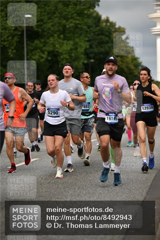 29.06.2025 - hella hamburg halbmarathon Dr. Thomas Lammeyer http://msf.ph/oto/8492943 29.06.2025 10:22:22 Kennedybrücke 1067, 1268, 1298, 1477, 1641, 1820, 1982, 2087, 2305, 2634, 3125, 3482, 3977, 4194, 4738, 4804, 5023, 5290, 5909, 6332, 7160, 7413, 7649, 7838, 7882, 7883, 8248, 8341, 9539, 9586, 9717, 9734, 9834, 9844, 10174, 10332, 10659, 10831, 10908, 10946, 11352 meine-sportfotos.de