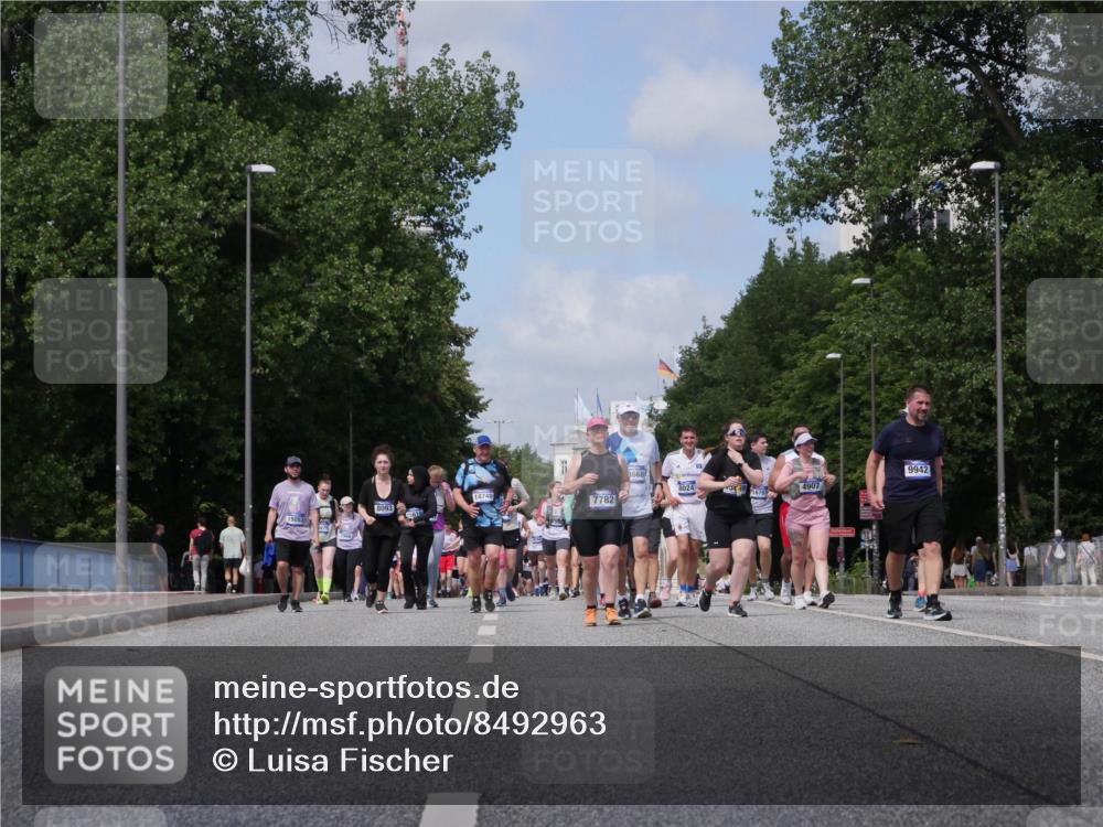 29.06.2025 - hella hamburg halbmarathon Luisa Fischer http://msf.ph/oto/8492963 29.06.2025 11:33:16 Kennedybrücke 9942, 14740, 8024, 8093, 7782, 316787, 4907, 15053, 95610, 6813, 7782, 8470, 10005 meine-sportfotos.de