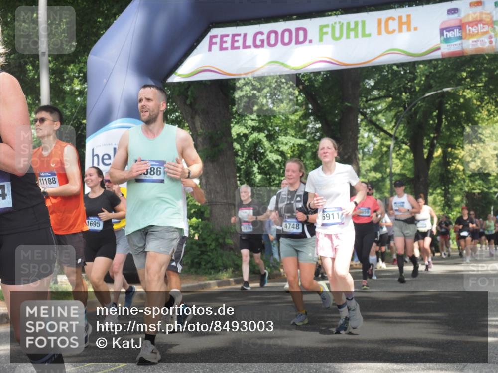 29.06.2025 - hella hamburg halbmarathon KatJ http://msf.ph/oto/8493003 29.06.2025 11:38:55 Zwischen KM18-KM19 1695, 2398, 2859, 4748, 5817, 6911, 6931 meine-sportfotos.de