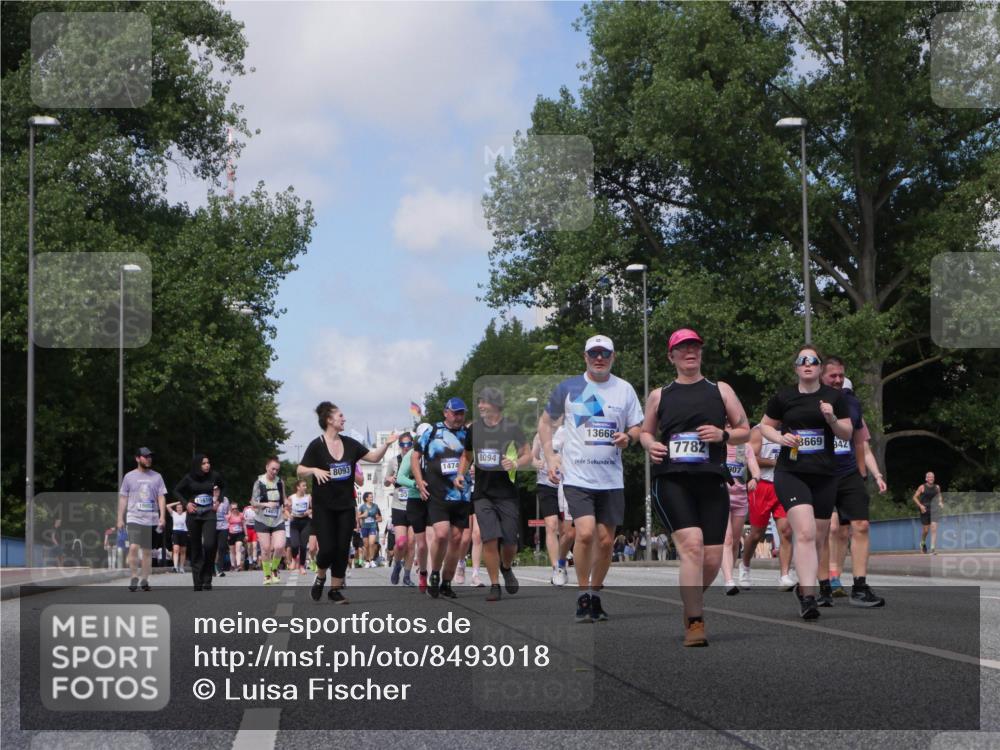 29.06.2025 - hella hamburg halbmarathon Luisa Fischer http://msf.ph/oto/8493018 29.06.2025 11:33:22 Kennedybrücke 1407, 8094, 8093, 1474, 13662, 7782, 8669, 42, 7782, 8022, 8024, 8093, 8094, 10005 meine-sportfotos.de