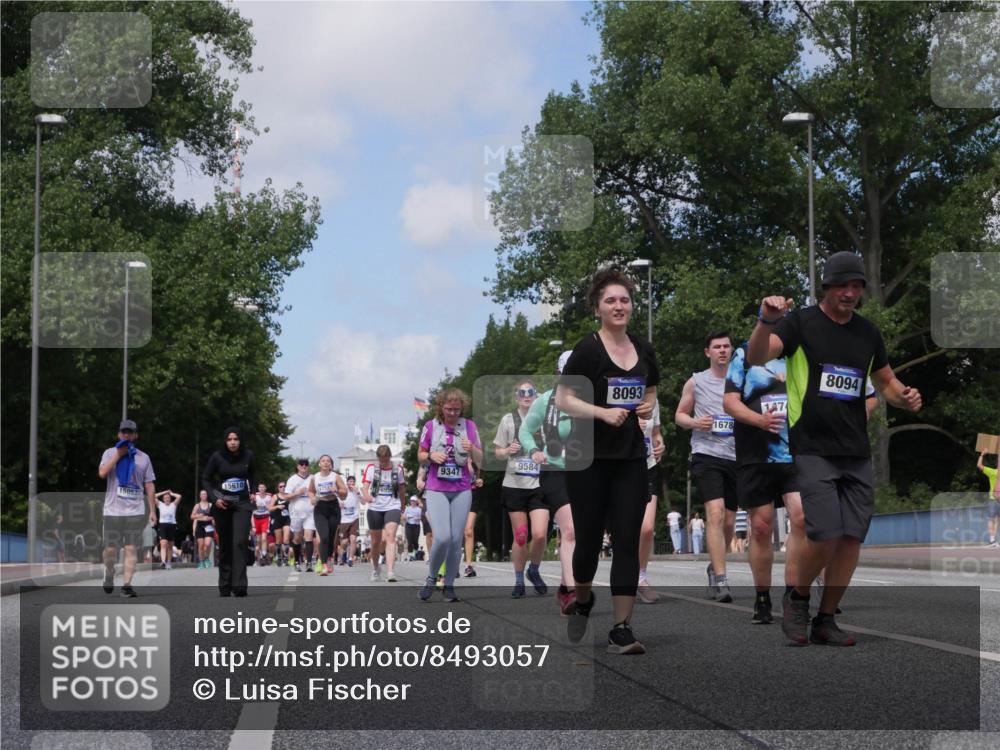 29.06.2025 - hella hamburg halbmarathon Luisa Fischer http://msf.ph/oto/8493057 29.06.2025 11:33:26 Kennedybrücke 15610, 899, 15053, 9347, 9584, 8093, 1678, 147, 8094, 3918, 4751, 4907, 4908, 4946, 7782, 8022, 8024, 8093, 8094, 9347, 9584, 9942, 10005 meine-sportfotos.de