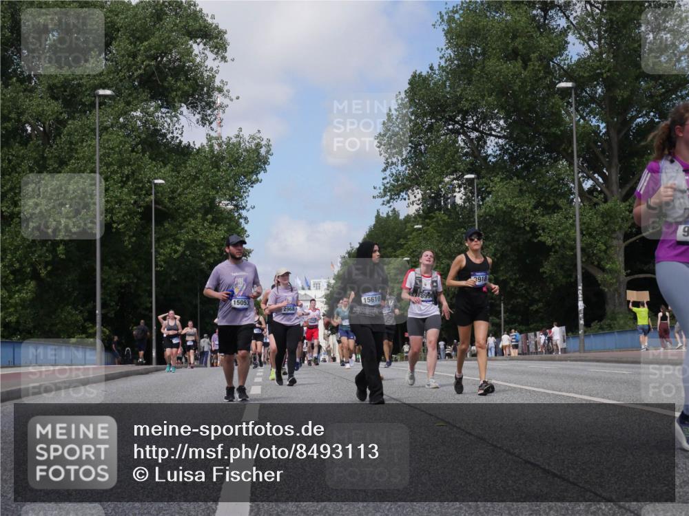 29.06.2025 - hella hamburg halbmarathon Luisa Fischer http://msf.ph/oto/8493113 29.06.2025 11:33:32 Kennedybrücke 3918, 15053, 15610, 8990, 2968, 9, 2968, 3918, 4751, 4907, 4908, 4946, 8022, 8024, 8093, 8094, 8990, 9347, 9584, 9942 meine-sportfotos.de