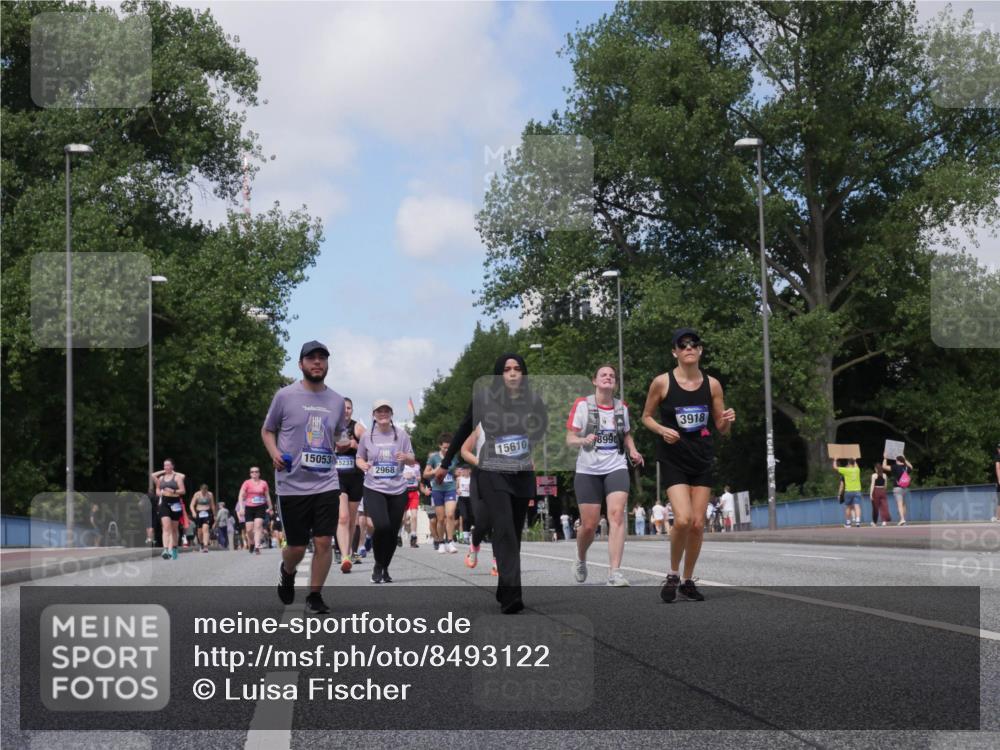 29.06.2025 - hella hamburg halbmarathon Luisa Fischer http://msf.ph/oto/8493122 29.06.2025 11:33:33 Kennedybrücke 15610, 15053, 5237, 2968, 8990, 3918, 2968, 3918, 4751, 4907, 4908, 4946, 8022, 8024, 8094, 8990, 9347, 9584, 9942 meine-sportfotos.de