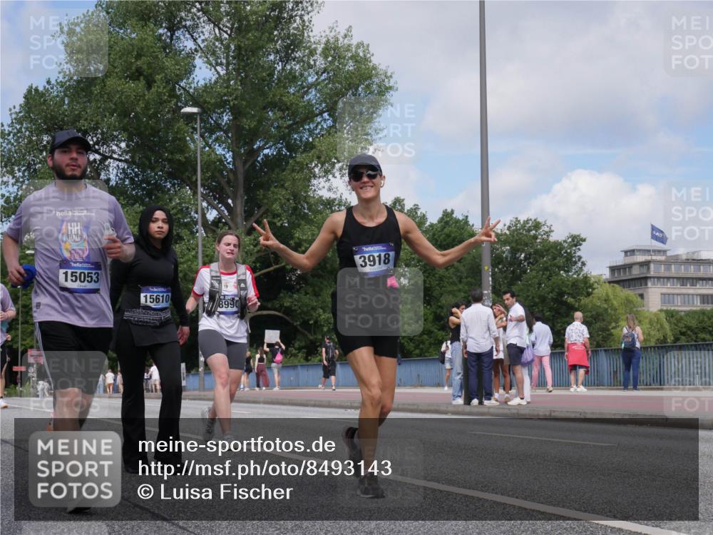 29.06.2025 - hella hamburg halbmarathon Luisa Fischer http://msf.ph/oto/8493143 29.06.2025 11:33:35 Kennedybrücke 15053, 15610, 899, 3918, 2968, 3918, 4751, 4760, 4907, 4908, 4946, 8024, 8990, 9347, 9584, 9942 meine-sportfotos.de