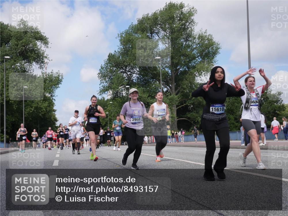 29.06.2025 - hella hamburg halbmarathon Luisa Fischer http://msf.ph/oto/8493157 29.06.2025 11:33:37 Kennedybrücke 15237, 12187, 2968, 17524, 15610, 2968, 3918, 4760, 4908, 8990, 9347, 9584 meine-sportfotos.de