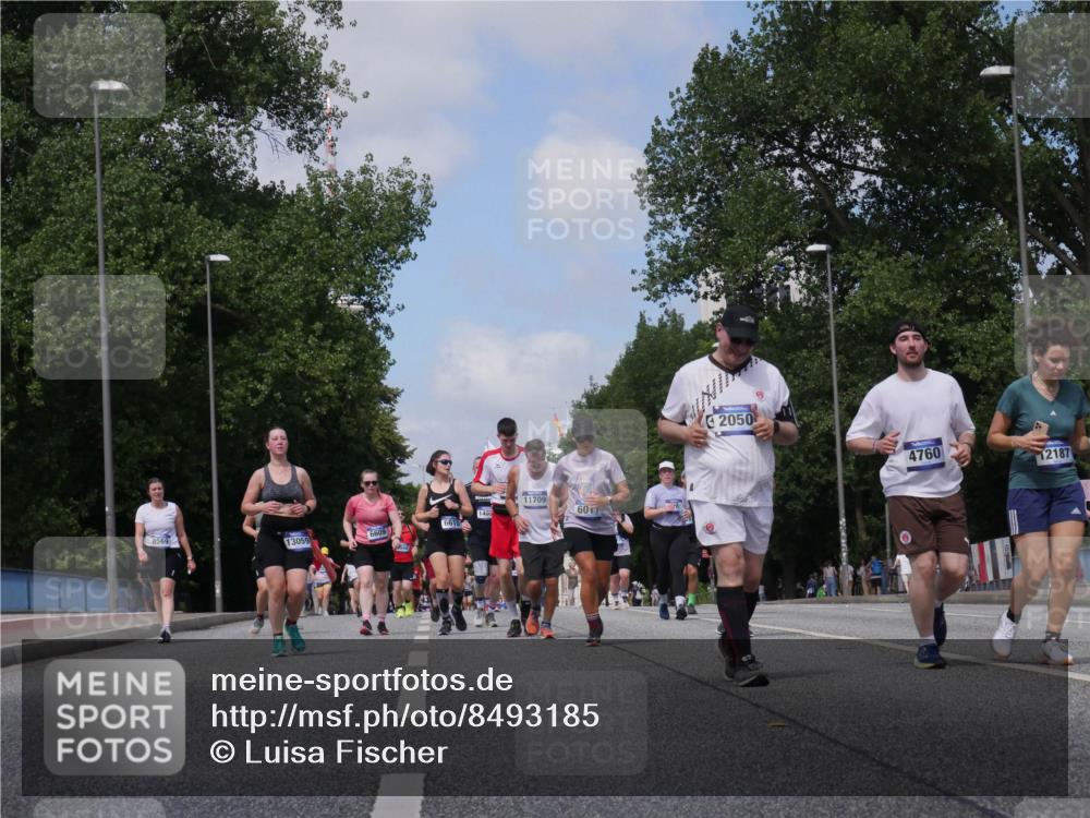 29.06.2025 - hella hamburg halbmarathon Luisa Fischer http://msf.ph/oto/8493185 29.06.2025 11:33:41 Kennedybrücke 11709, 8569, 6610, 6011, 13059, 6609, 2050, 4760, 12187, 2050, 2968, 4760, 5353, 6011, 6013, 8990 meine-sportfotos.de