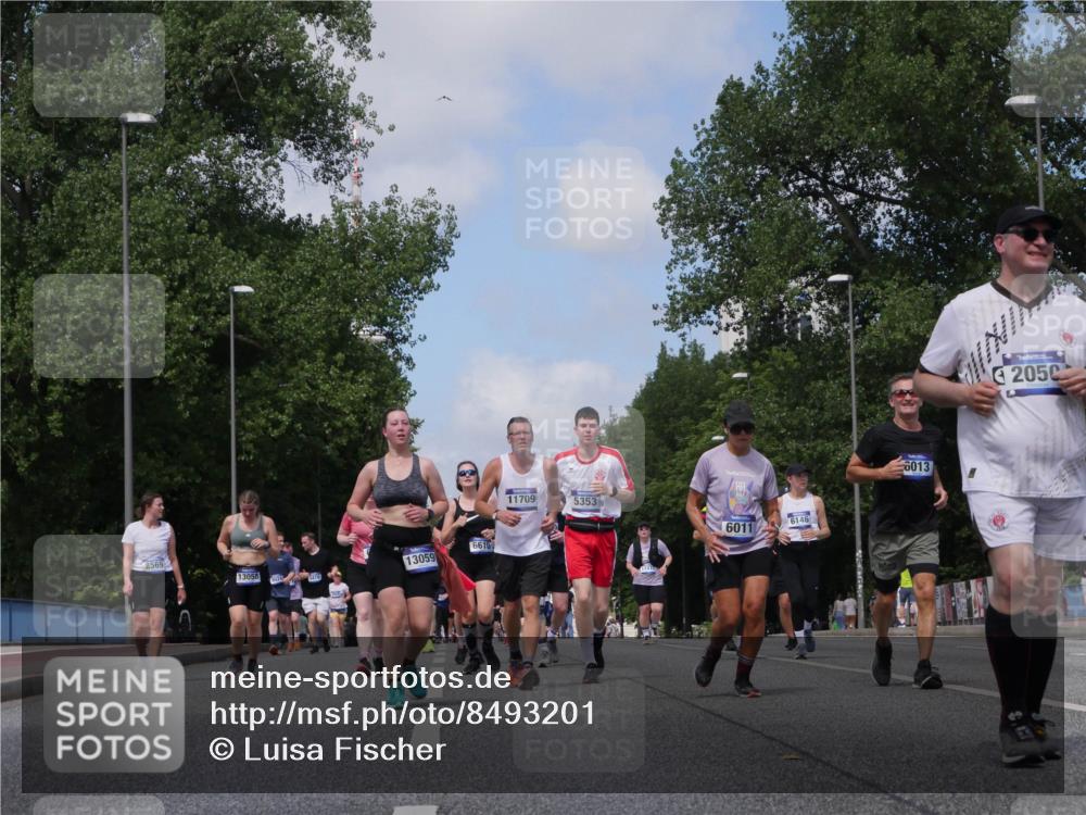 29.06.2025 - hella hamburg halbmarathon Luisa Fischer http://msf.ph/oto/8493201 29.06.2025 11:33:43 Kennedybrücke 8569, 13058, 9024, 6610, 13059, 11709, 5353, 6146, 6011, 6013, 2050, 2050, 4760, 5353, 6011, 6013, 6146, 8990 meine-sportfotos.de
