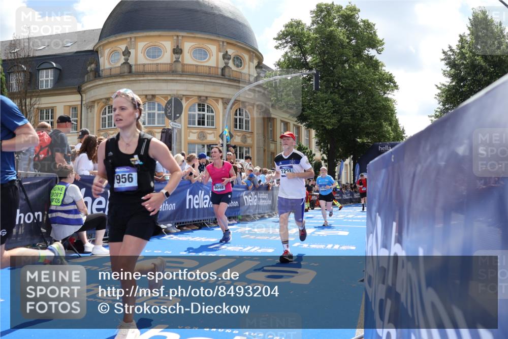 29.06.2025 - hella hamburg halbmarathon Strokosch-Dieckow http://msf.ph/oto/8493204 29.06.2025 11:45:04 Ziel 1291, 3810, 4139, 5001, 5735, 5901, 7956, 8048, 8984, 9243, 11637, 12152, 12382, 12660, 12661, 13952, 13953, 14959, 15755, 16560, 17936, 18269, 18353, 18918 meine-sportfotos.de
