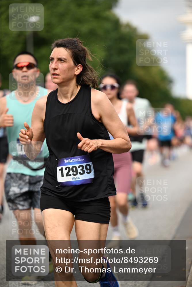 29.06.2025 - hella hamburg halbmarathon Dr. Thomas Lammeyer http://msf.ph/oto/8493269 29.06.2025 10:22:25 Kennedybrücke 1067, 1268, 1298, 1477, 1820, 1982, 2087, 2305, 2634, 2821, 3125, 3482, 4194, 4738, 5290, 5909, 6332, 7160, 7413, 7649, 7838, 7882, 7883, 8248, 8341, 9222, 9539, 9586, 9717, 9734, 9834, 9844, 10174, 10332, 10659, 10831, 10908, 10946, 11352 meine-sportfotos.de