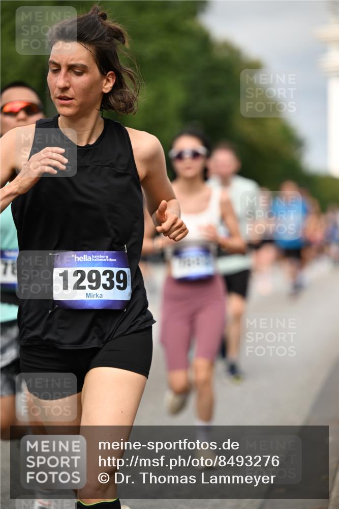 29.06.2025 - hella hamburg halbmarathon Dr. Thomas Lammeyer http://msf.ph/oto/8493276 29.06.2025 10:22:25 Kennedybrücke 1067, 1268, 1298, 1477, 1820, 1982, 2087, 2305, 2634, 2821, 3125, 3482, 4194, 4738, 5290, 5909, 6332, 7160, 7413, 7649, 7838, 7882, 7883, 8248, 8341, 9222, 9539, 9586, 9717, 9734, 9834, 9844, 10174, 10332, 10659, 10831, 10908, 10946, 11352 meine-sportfotos.de