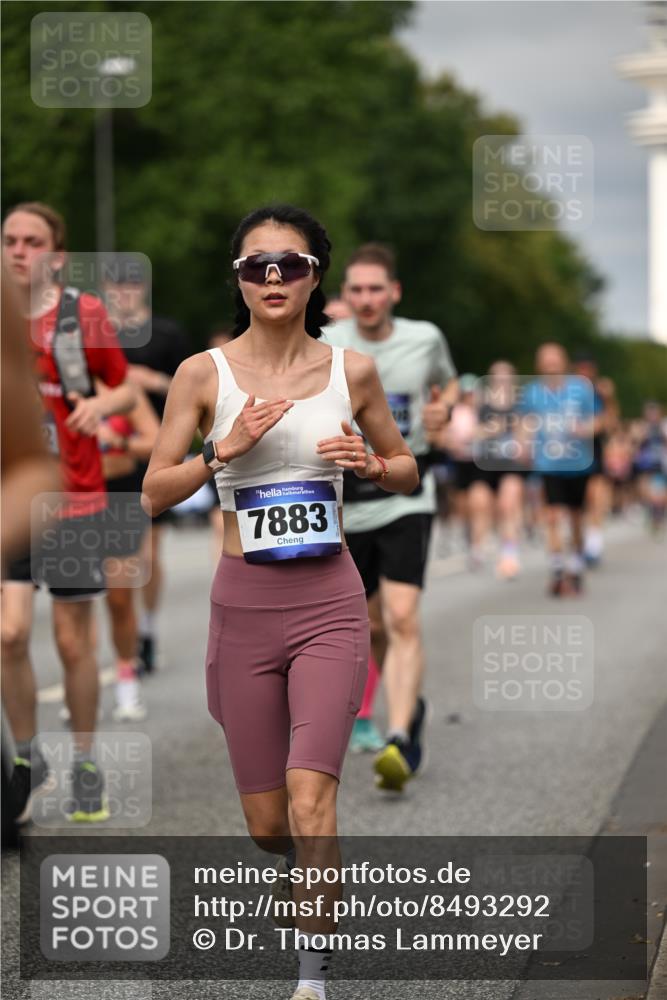 29.06.2025 - hella hamburg halbmarathon Dr. Thomas Lammeyer http://msf.ph/oto/8493292 29.06.2025 10:22:26 Kennedybrücke 1067, 1268, 1298, 1477, 1820, 1982, 2087, 2305, 2634, 2821, 3125, 3482, 4194, 4738, 5290, 5909, 6332, 7160, 7413, 7649, 7838, 7882, 7883, 8248, 8341, 9222, 9539, 9586, 9717, 9734, 9834, 9844, 10174, 10332, 10659, 10831, 10908, 10946, 11352 meine-sportfotos.de