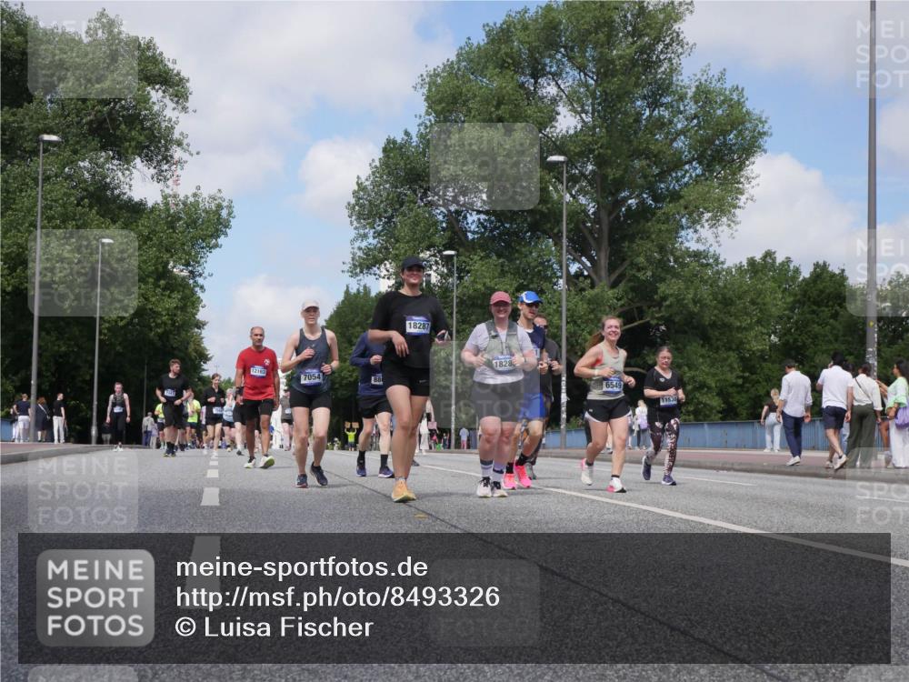 29.06.2025 - hella hamburg halbmarathon Luisa Fischer http://msf.ph/oto/8493326 29.06.2025 11:34:19 Kennedybrücke 12163, 7054, 88, 18287, 1828, 6549, 11538, 6549, 6551, 7054, 8862, 10051, 10052 meine-sportfotos.de