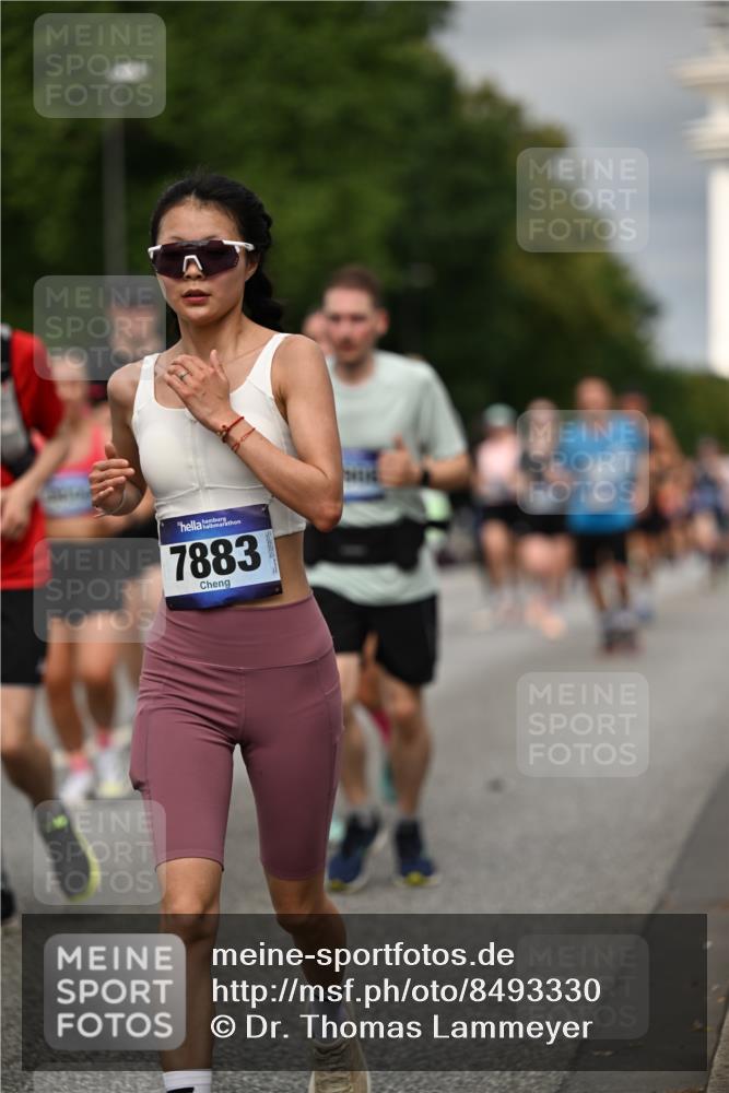 29.06.2025 - hella hamburg halbmarathon Dr. Thomas Lammeyer http://msf.ph/oto/8493330 29.06.2025 10:22:26 Kennedybrücke 1067, 1268, 1298, 1477, 1820, 1982, 2087, 2305, 2634, 2821, 3125, 3482, 4194, 4738, 5290, 5909, 6332, 7160, 7413, 7649, 7838, 7882, 7883, 8248, 8341, 9222, 9539, 9586, 9717, 9734, 9834, 9844, 10174, 10332, 10659, 10831, 10908, 10946, 11352 meine-sportfotos.de