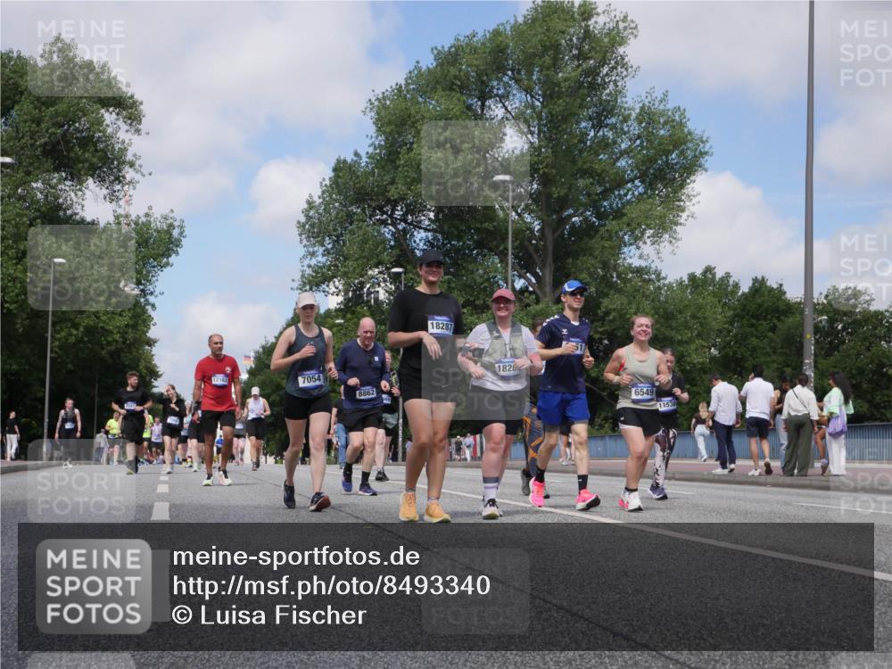29.06.2025 - hella hamburg halbmarathon Luisa Fischer http://msf.ph/oto/8493340 29.06.2025 11:34:20 Kennedybrücke 12163, 7054, 8862, 18287, 1828, 6549, 11538, 6549, 6551, 7054, 8862, 10051, 10052 meine-sportfotos.de