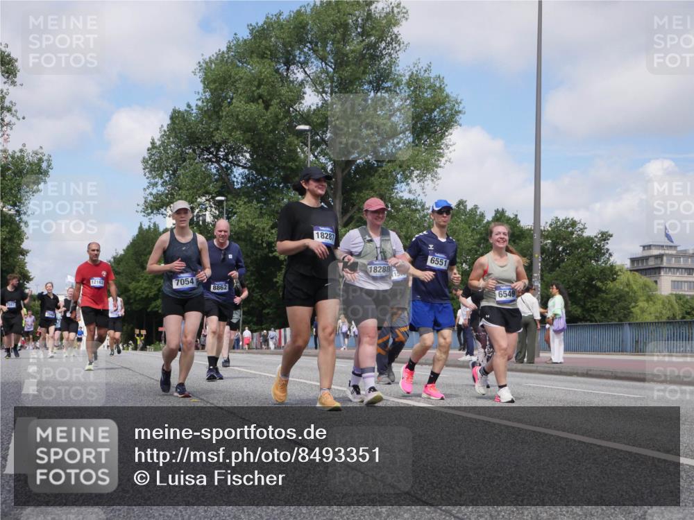 29.06.2025 - hella hamburg halbmarathon Luisa Fischer http://msf.ph/oto/8493351 29.06.2025 11:34:21 Kennedybrücke 7047, 12163, 7054, 8862, 18287, 18288, 19, 6551, 6549, 6549, 6551, 7054, 8862, 10051, 10052 meine-sportfotos.de