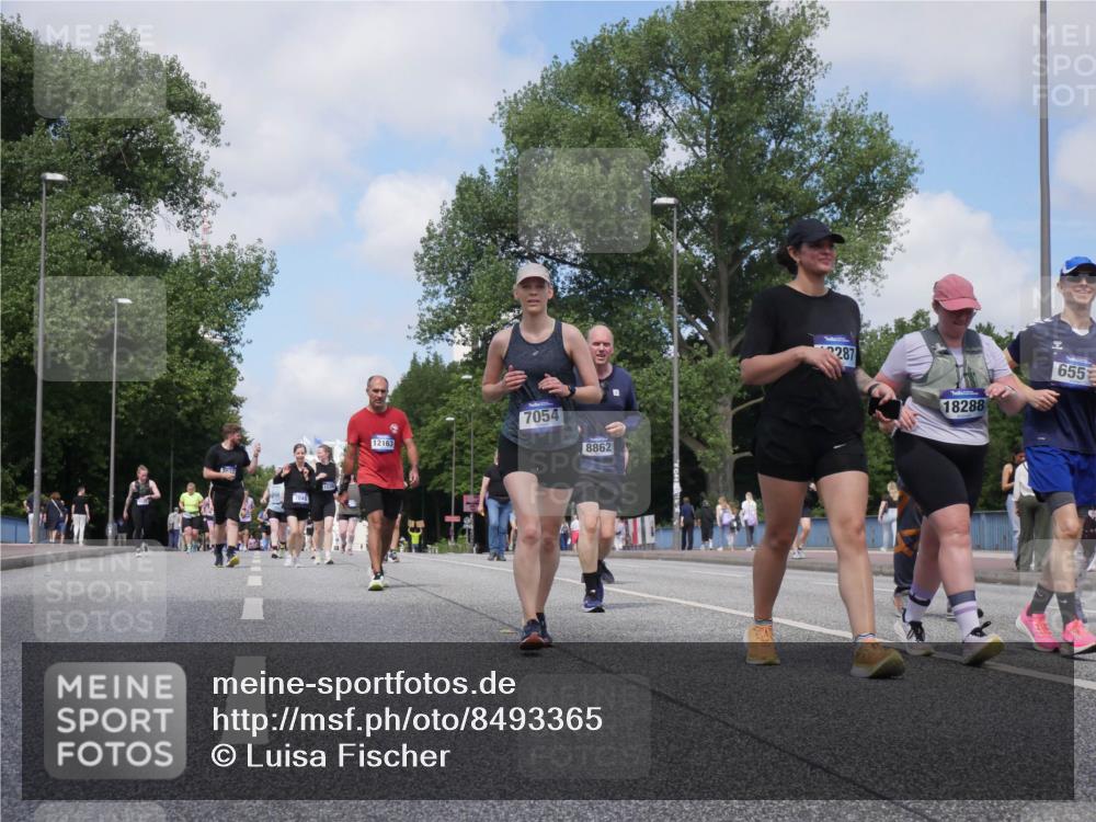 29.06.2025 - hella hamburg halbmarathon Luisa Fischer http://msf.ph/oto/8493365 29.06.2025 11:34:22 Kennedybrücke 12163, 7054, 8862, 287, 18288, 655, 6549, 6551, 7054, 8862, 10051, 10052 meine-sportfotos.de