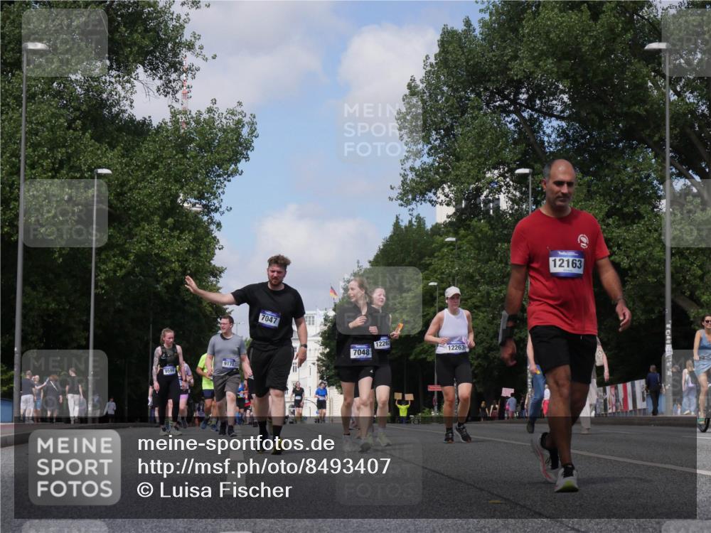 29.06.2025 - hella hamburg halbmarathon Luisa Fischer http://msf.ph/oto/8493407 29.06.2025 11:34:25 Kennedybrücke 9170, 9599, 7047, 12262, 12263, 7048, 12163, 5281, 6549, 6551, 7047, 7048, 7054, 8862 meine-sportfotos.de