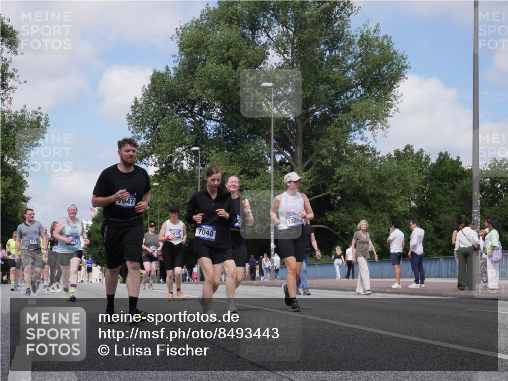 29.06.2025 - hella hamburg halbmarathon Luisa Fischer http://msf.ph/oto/8493443 29.06.2025 11:34:29 Kennedybrücke 047, 9170, 81, 11319, 6829, 7048, 12263, 5281, 6929, 7047, 7048, 8862 meine-sportfotos.de
