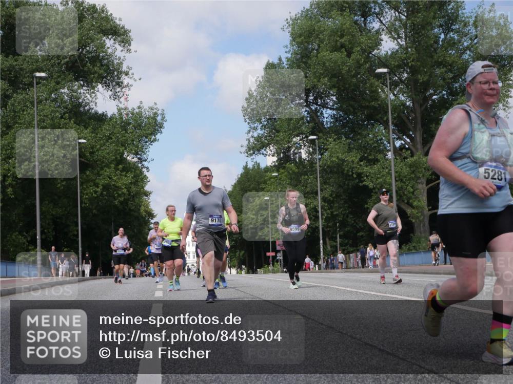 29.06.2025 - hella hamburg halbmarathon Luisa Fischer http://msf.ph/oto/8493504 29.06.2025 11:34:34 Kennedybrücke 9170, 9599, 11319, 5281, 5281, 6929, 7047, 7048, 9170, 9599 meine-sportfotos.de