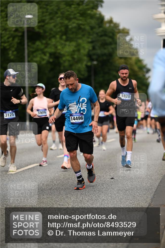 29.06.2025 - hella hamburg halbmarathon Dr. Thomas Lammeyer http://msf.ph/oto/8493529 29.06.2025 10:22:31 Kennedybrücke 1234, 1268, 1477, 1820, 2087, 2335, 2634, 2821, 3125, 3482, 4123, 4383, 4738, 5290, 5909, 6332, 7160, 7413, 7445, 7649, 7838, 7882, 7883, 8067, 8341, 9222, 9276, 9586, 9717, 9834, 9844, 10174, 10659, 10908, 10946, 11352 meine-sportfotos.de