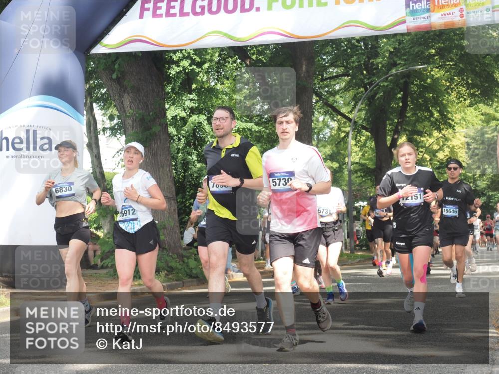 29.06.2025 - hella hamburg halbmarathon KatJ http://msf.ph/oto/8493577 29.06.2025 11:39:11 Zwischen KM18-KM19 3605, 3933, 5044, 5530, 5730, 5731, 6830, 7890 meine-sportfotos.de