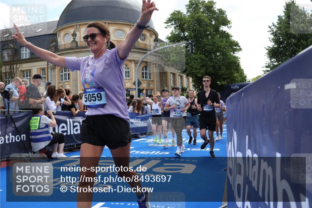29.06.2025 - hella hamburg halbmarathon Strokosch-Dieckow http://msf.ph/oto/8493697 29.06.2025 11:45:46 Ziel 2134, 5059, 5268, 5355, 5875, 6344, 6379, 6680, 7073, 7983, 9937, 11332, 11464, 12687, 12688, 13806, 13877, 13902, 15318, 15688, 16002, 16258, 16297, 16360, 16390, 16839, 17122, 17288, 17943, 18280 meine-sportfotos.de
