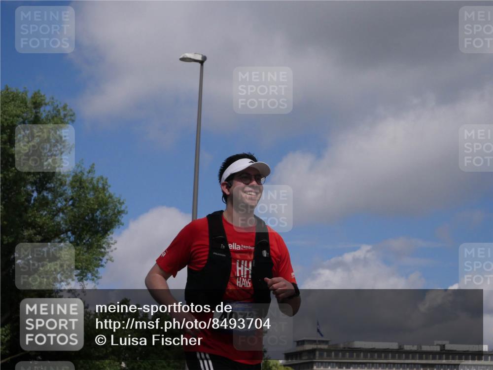 29.06.2025 - hella hamburg halbmarathon Luisa Fischer http://msf.ph/oto/8493704 29.06.2025 11:35:01 Kennedybrücke 4073, 4073, 10062 meine-sportfotos.de