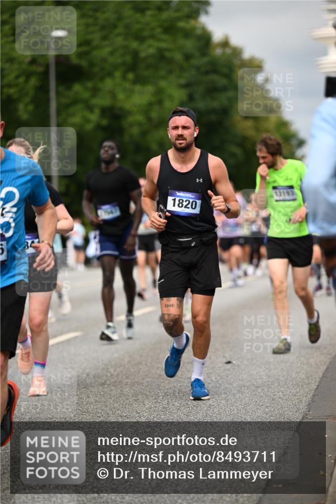 29.06.2025 - hella hamburg halbmarathon Dr. Thomas Lammeyer http://msf.ph/oto/8493711 29.06.2025 10:22:33 Kennedybrücke 1234, 1268, 1477, 1820, 2087, 2335, 2634, 2821, 3125, 3482, 4123, 4383, 4738, 5290, 5909, 6332, 7121, 7160, 7413, 7445, 7649, 7838, 7882, 7883, 8067, 8341, 9222, 9276, 9717, 9834, 9844, 10174, 10502, 10659, 10856, 10908, 10946, 11352 meine-sportfotos.de