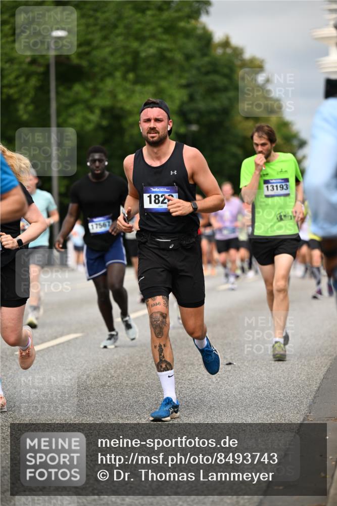 29.06.2025 - hella hamburg halbmarathon Dr. Thomas Lammeyer http://msf.ph/oto/8493743 29.06.2025 10:22:33 Kennedybrücke 1234, 1268, 1477, 1820, 2087, 2335, 2634, 2821, 3125, 3482, 4123, 4383, 4738, 5290, 5909, 6332, 7121, 7160, 7413, 7445, 7649, 7838, 7882, 7883, 8067, 8341, 9222, 9276, 9717, 9834, 9844, 10174, 10502, 10659, 10856, 10908, 10946, 11352 meine-sportfotos.de