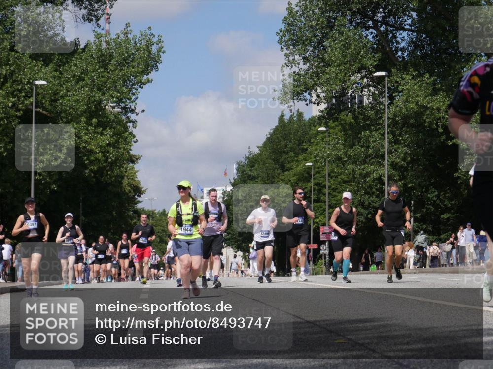 29.06.2025 - hella hamburg halbmarathon Luisa Fischer http://msf.ph/oto/8493747 29.06.2025 11:35:22 Kennedybrücke 0497, 5931, 7179, 5683, 1944, 1403, 12496, 1725, 1944, 3089, 3703, 5473, 6025, 10497 meine-sportfotos.de