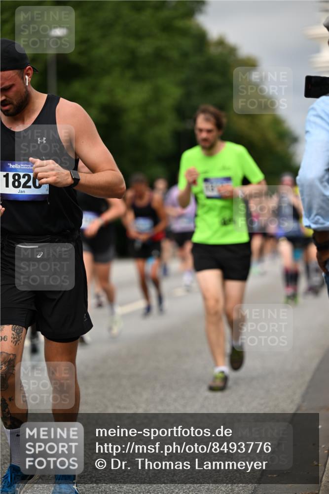 29.06.2025 - hella hamburg halbmarathon Dr. Thomas Lammeyer http://msf.ph/oto/8493776 29.06.2025 10:22:34 Kennedybrücke 1234, 1268, 1477, 1820, 2087, 2335, 2634, 2821, 3125, 3202, 3482, 4123, 4383, 5290, 5909, 6332, 7121, 7160, 7413, 7445, 7649, 7838, 7882, 7883, 8067, 8341, 9222, 9276, 9505, 9717, 9834, 9844, 10174, 10502, 10659, 10856, 10908, 10946, 11020, 11352 meine-sportfotos.de