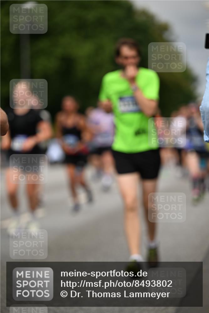 29.06.2025 - hella hamburg halbmarathon Dr. Thomas Lammeyer http://msf.ph/oto/8493802 29.06.2025 10:22:35 Kennedybrücke 1234, 1268, 1477, 1820, 2087, 2335, 2634, 2821, 3125, 3202, 3482, 4123, 4383, 5290, 5733, 5909, 6332, 7121, 7160, 7413, 7445, 7649, 7838, 7882, 7883, 8067, 8341, 8665, 9222, 9276, 9505, 9834, 9844, 10174, 10502, 10659, 10856, 10908, 10946, 11020, 11352 meine-sportfotos.de