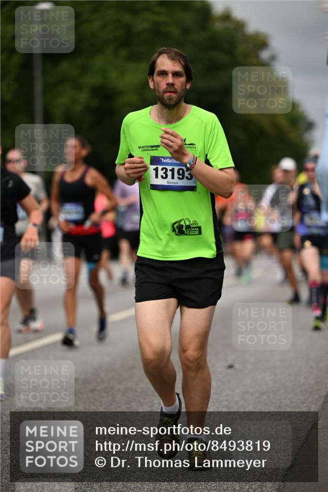 29.06.2025 - hella hamburg halbmarathon Dr. Thomas Lammeyer http://msf.ph/oto/8493819 29.06.2025 10:22:36 Kennedybrücke 1234, 1268, 1820, 2087, 2335, 2634, 2821, 3125, 3202, 3482, 4123, 4383, 5290, 5611, 5733, 5909, 6332, 7121, 7160, 7413, 7445, 7838, 7882, 7883, 8067, 8341, 8665, 9222, 9276, 9505, 9834, 9844, 10174, 10467, 10502, 10659, 10856, 10908, 10946, 11020, 11352 meine-sportfotos.de