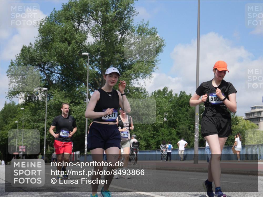 29.06.2025 - hella hamburg halbmarathon Luisa Fischer http://msf.ph/oto/8493866 29.06.2025 11:35:35 Kennedybrücke 5683, 931, 11673, 593, 5587, 5683, 5931, 5932, 7804, 7805 meine-sportfotos.de