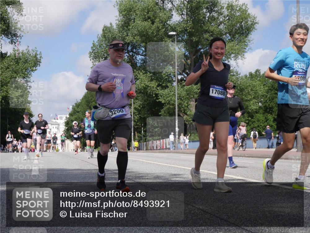29.06.2025 - hella hamburg halbmarathon Luisa Fischer http://msf.ph/oto/8493921 29.06.2025 11:36:02 Kennedybrücke 3657, 3642, 17088, 3200, 086, 3200, 3642, 3657, 9287, 10466 meine-sportfotos.de