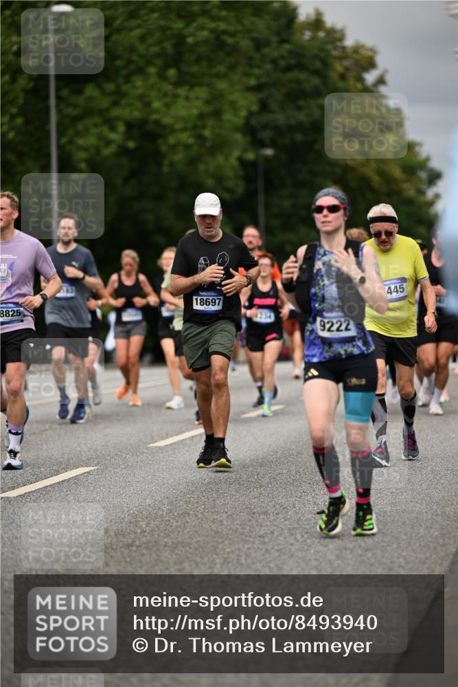 29.06.2025 - hella hamburg halbmarathon Dr. Thomas Lammeyer http://msf.ph/oto/8493940 29.06.2025 10:22:38 Kennedybrücke 1234, 1268, 1820, 2335, 2634, 2821, 3125, 3202, 4123, 4383, 5264, 5266, 5611, 5733, 5909, 6413, 7121, 7413, 7445, 7838, 7883, 8067, 8341, 8665, 9222, 9276, 9505, 9844, 10174, 10467, 10502, 10659, 10856, 10908, 10946, 11020 meine-sportfotos.de
