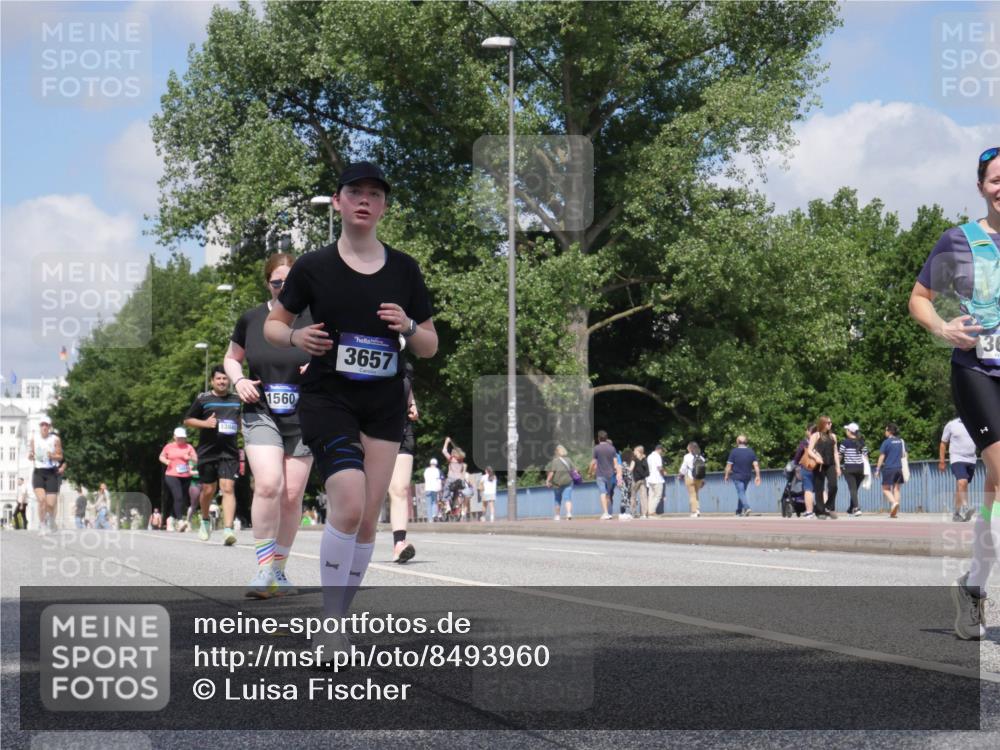 29.06.2025 - hella hamburg halbmarathon Luisa Fischer http://msf.ph/oto/8493960 29.06.2025 11:36:08 Kennedybrücke 1560, 3657, 36, 1560, 3642, 3657, 9287 meine-sportfotos.de